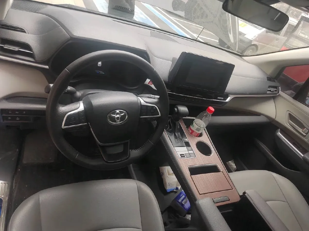 2023 Toyota Granvia 2.5L 189HP L4 E-CVT Hybrid,autocango,china used car exporter,china ev exporter,chinese used car exporter,chinese used ev exporter