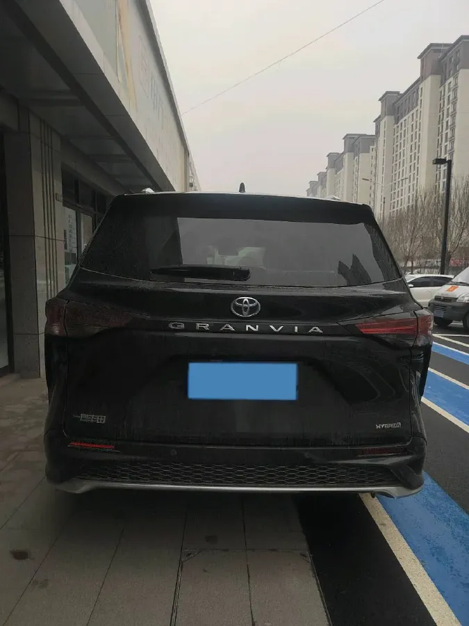 2023 Toyota Granvia 2.5L 189HP L4 E-CVT Hybrid,autocango,china used car exporter,china ev exporter,chinese used car exporter,chinese used ev exporter