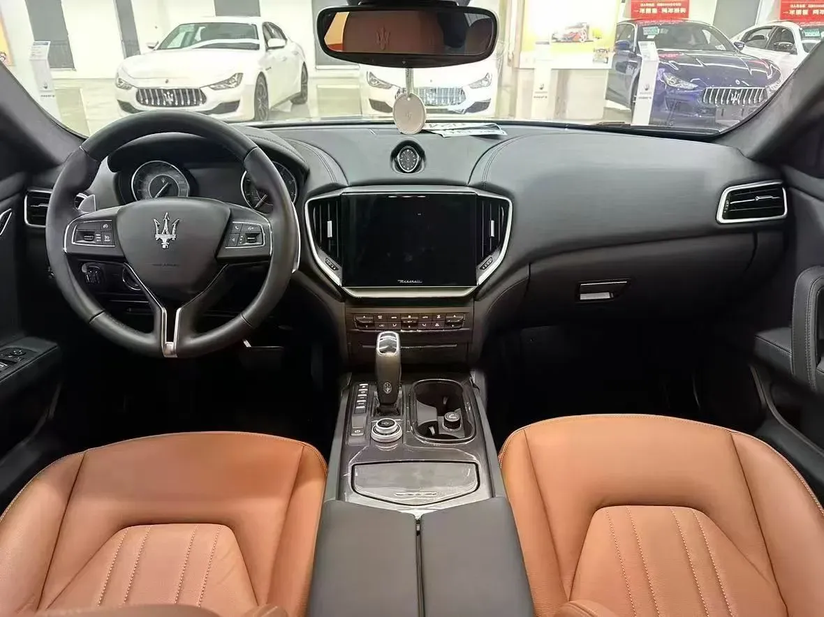 2022 Audi Q7 2.0T 245HP L4 8AT,autocango,china used car exporter,china ev exporter,chinese used car exporter,chinese used ev exporter