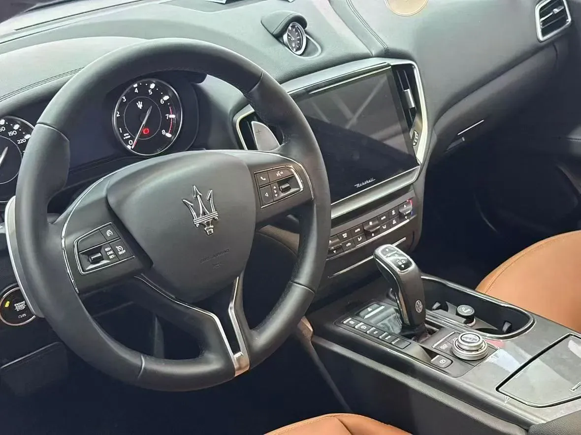 2022 Audi Q7 2.0T 245HP L4 8AT,autocango,china used car exporter,china ev exporter,chinese used car exporter,chinese used ev exporter