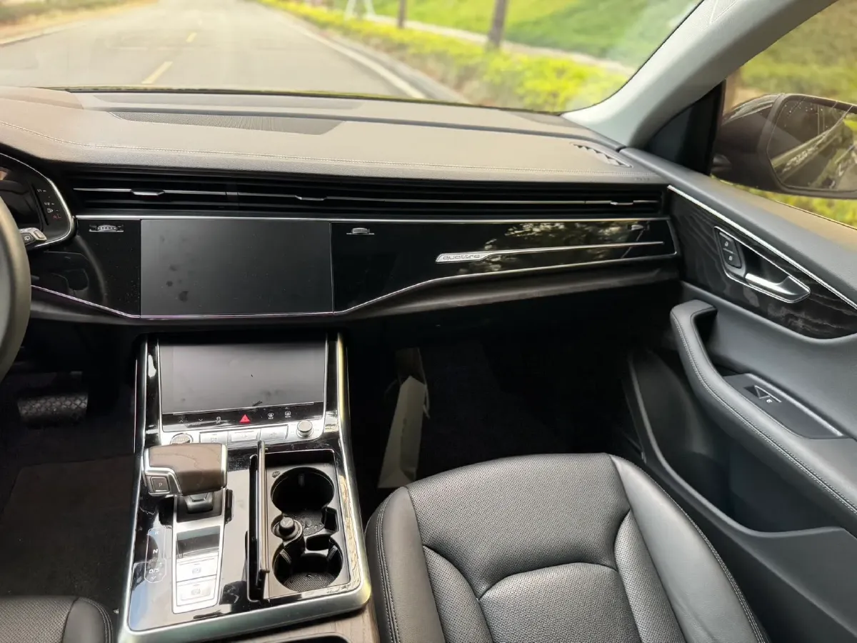 2023 Audi Q8 3.0T 340HP V6 8AT,autocango,china used car exporter,china ev exporter,chinese used car exporter,chinese used ev exporter