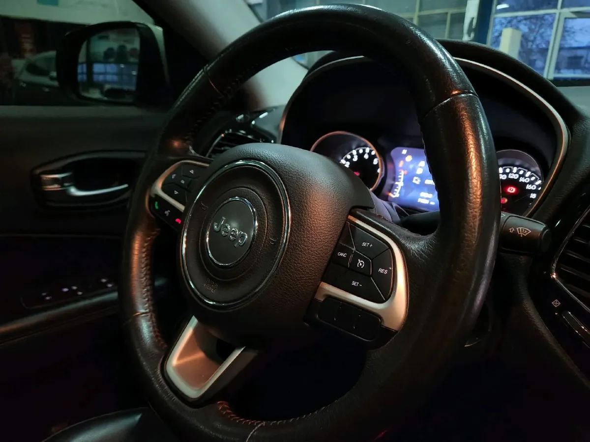 2020 Jeep Compass 1.3T 173HP L4 7DCT,autocango,china used car exporter,china ev exporter,chinese used car exporter,chinese used ev exporter