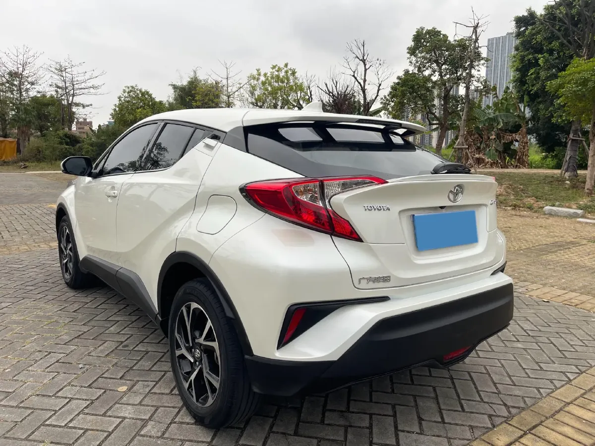 2020 Toyota C-HR 2.0L 171HP L4 CVT,autocango,china used car exporter,china ev exporter,chinese used car exporter,chinese used ev exporter