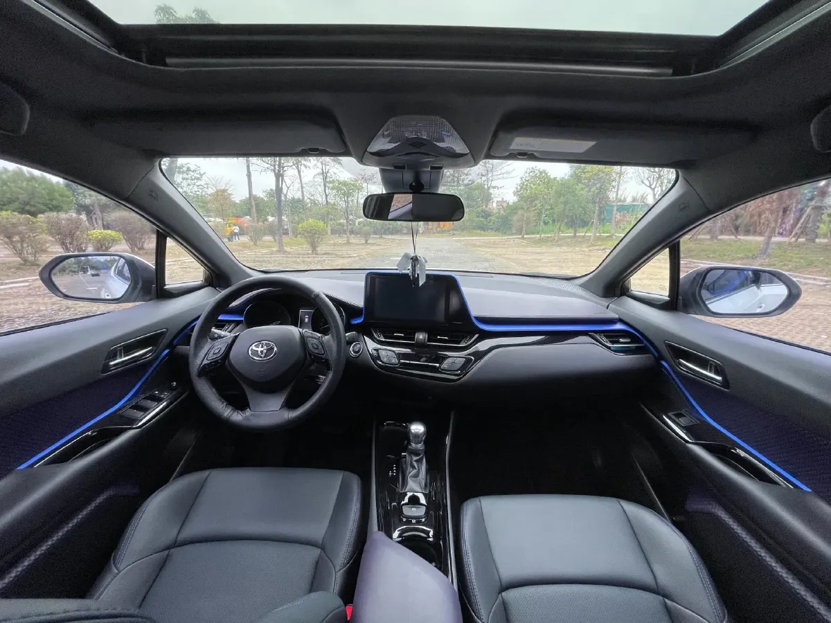 2020 Toyota C-HR 2.0L 171HP L4 CVT,autocango,china used car exporter,china ev exporter,chinese used car exporter,chinese used ev exporter