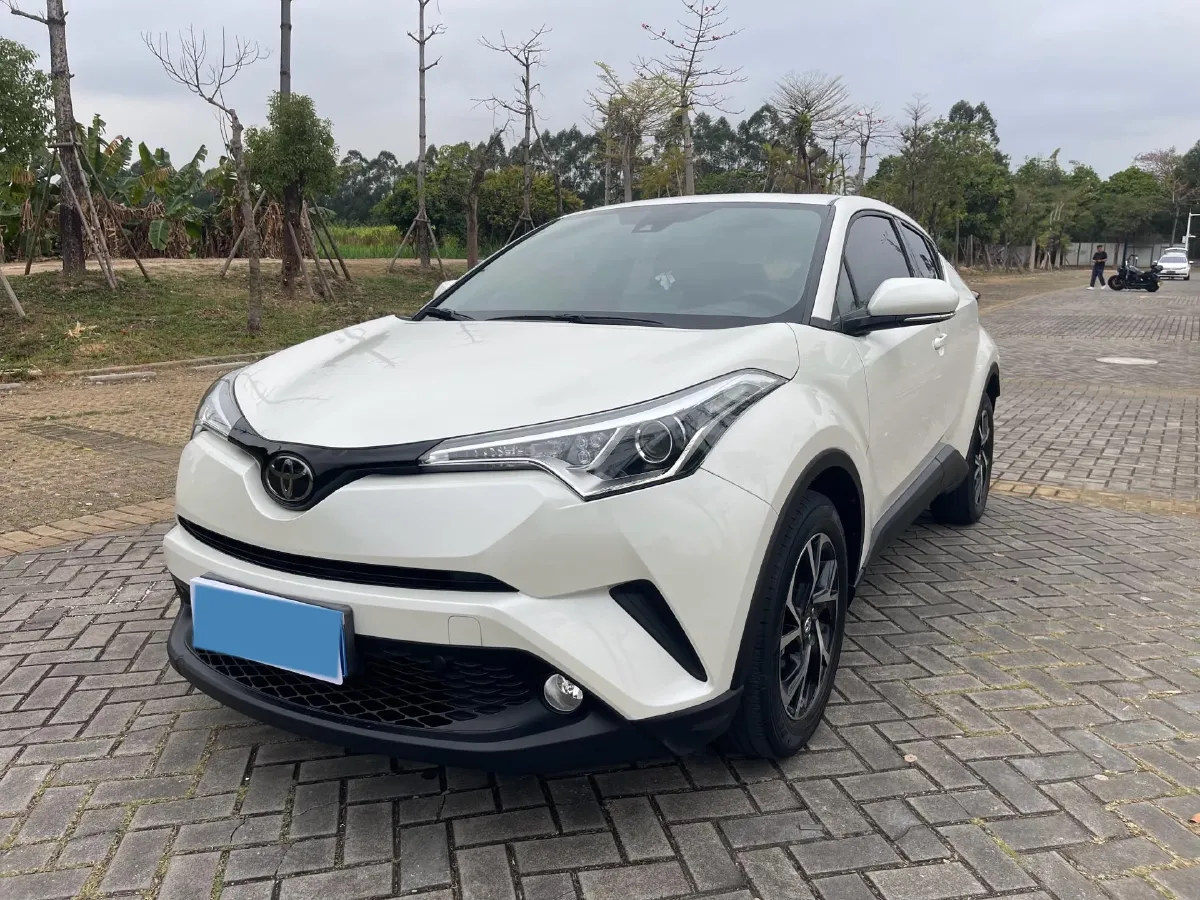 2020 Toyota C-HR 2.0L 171HP L4 CVT,autocango,china used car exporter,china ev exporter,chinese used car exporter,chinese used ev exporter