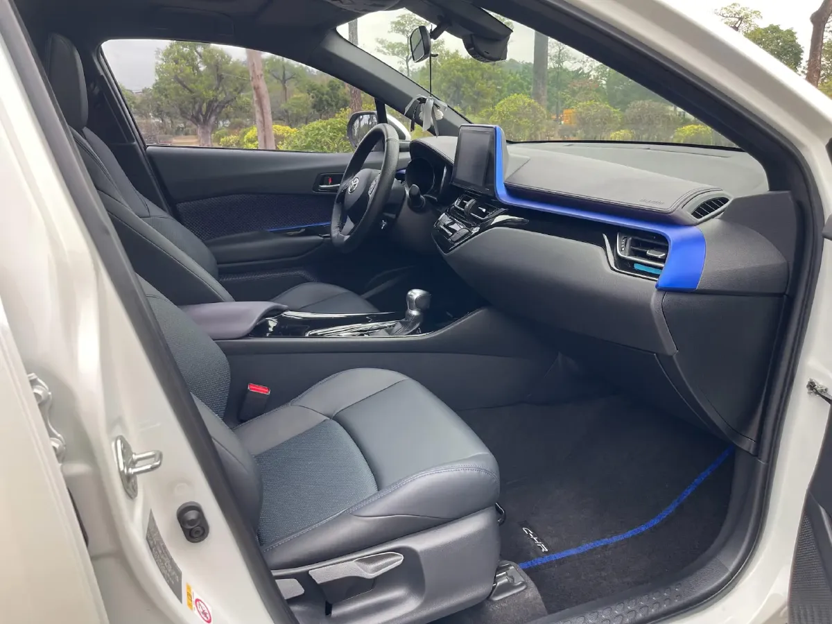 2020 Toyota C-HR 2.0L 171HP L4 CVT,autocango,china used car exporter,china ev exporter,chinese used car exporter,chinese used ev exporter