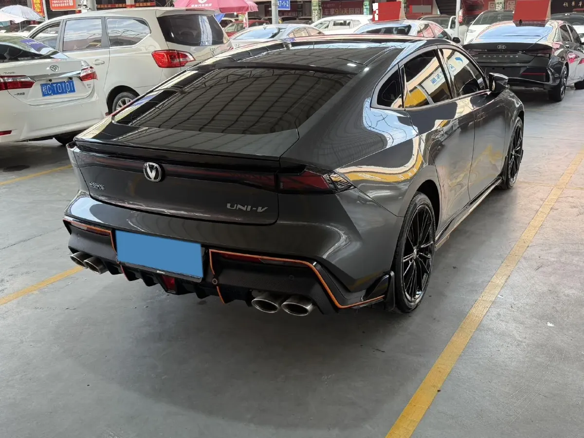 2023 ChangAn UNI-V 1.5T 188HP L4 7DCT,autocango,china used car exporter,china ev exporter,chinese used car exporter,chinese used ev exporter