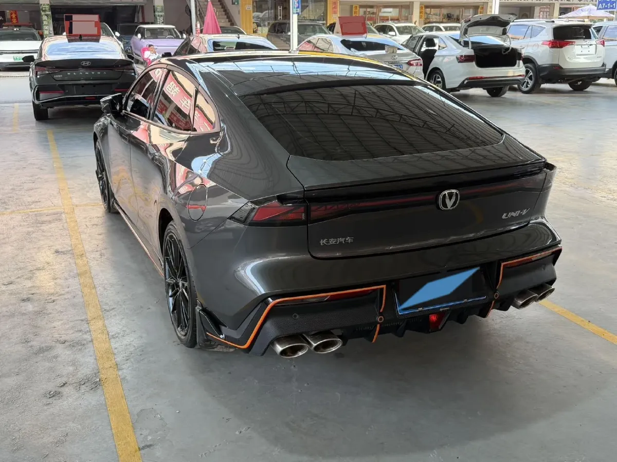 2023 ChangAn UNI-V 1.5T 188HP L4 7DCT,autocango,china used car exporter,china ev exporter,chinese used car exporter,chinese used ev exporter