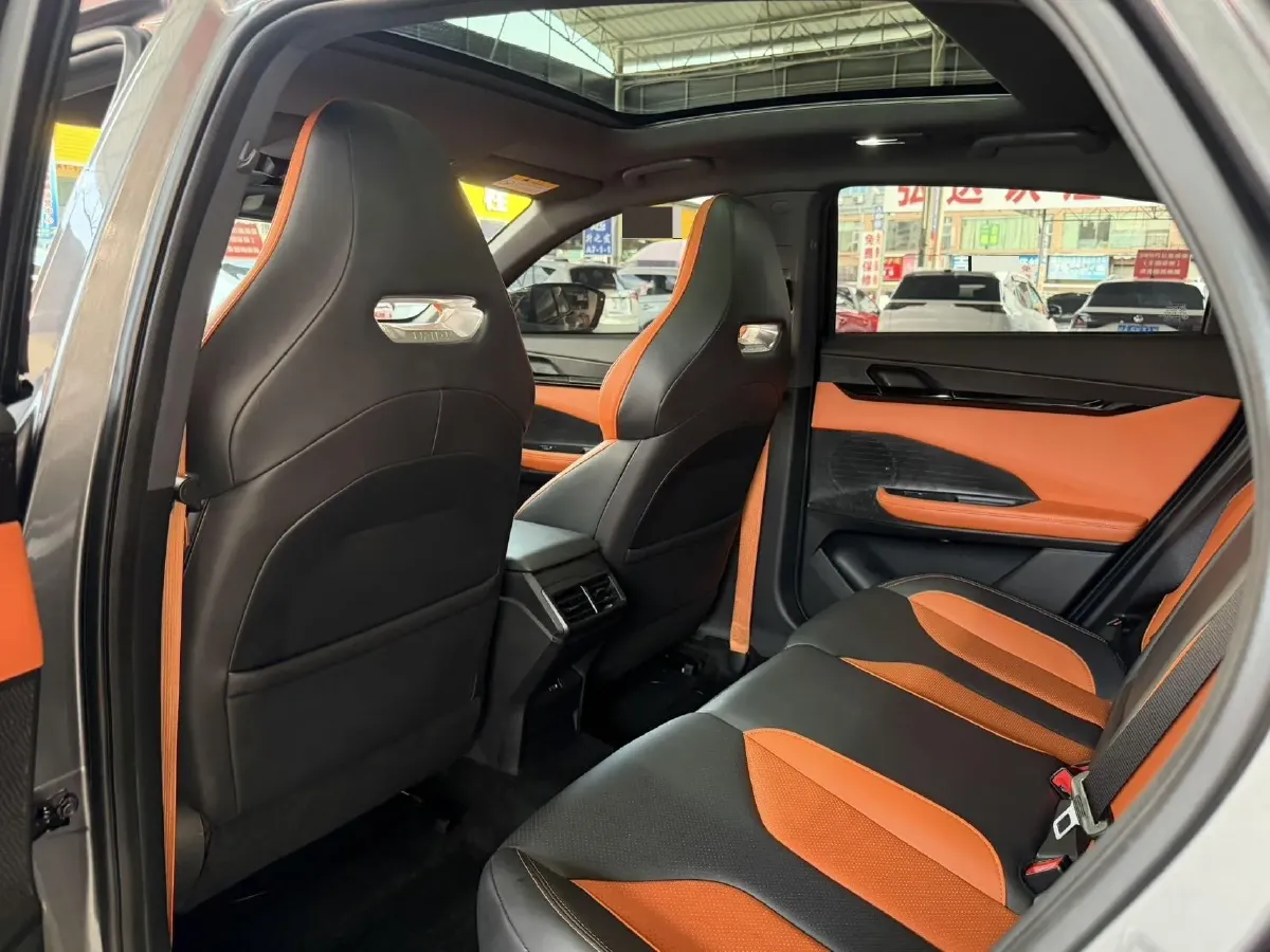 2023 ChangAn UNI-V 1.5T 188HP L4 7DCT,autocango,china used car exporter,china ev exporter,chinese used car exporter,chinese used ev exporter