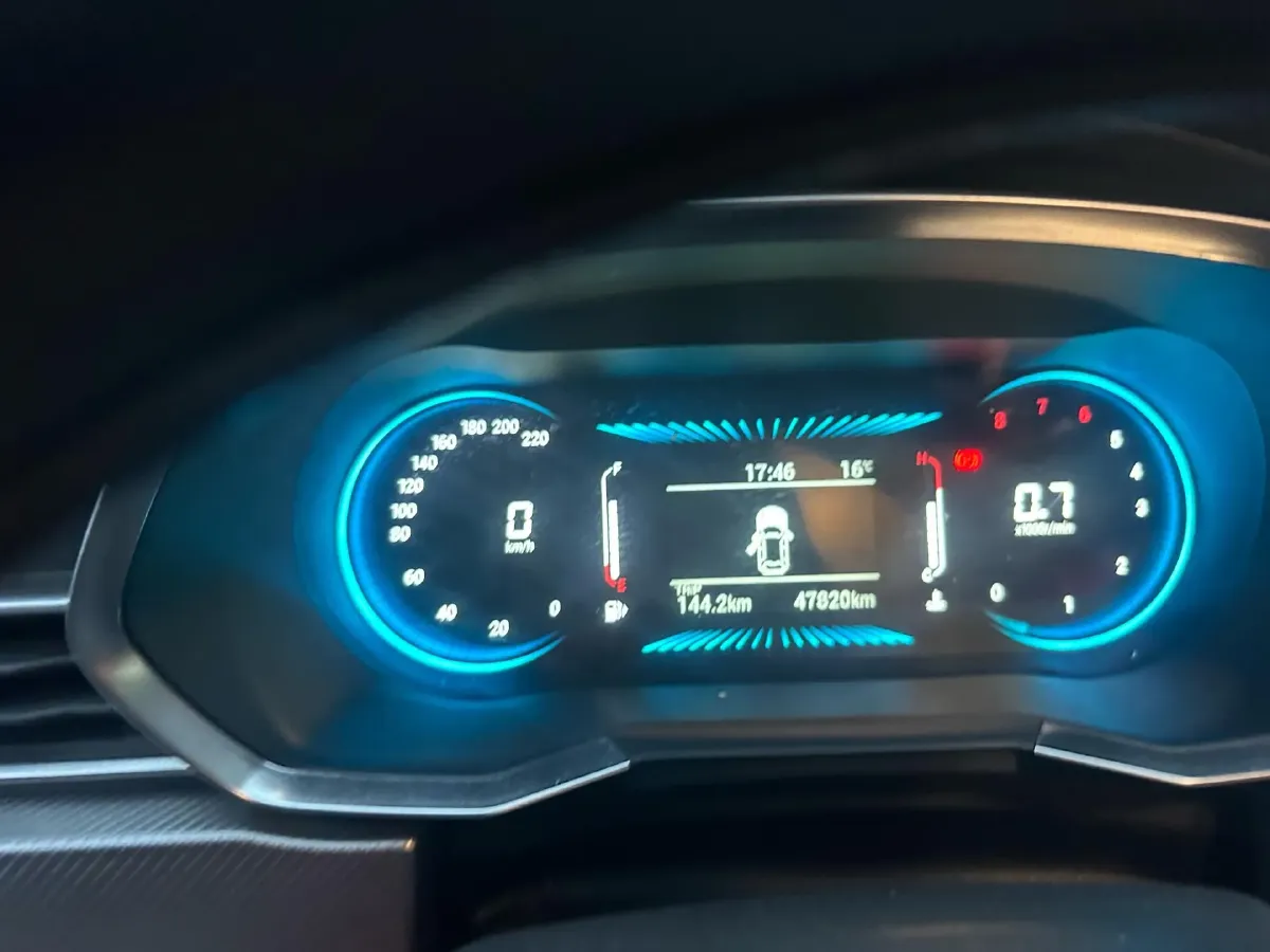 2022 Jetour X70M 1.5T 156HP L4 6MT,autocango,china used car exporter,china ev exporter,chinese used car exporter,chinese used ev exporter