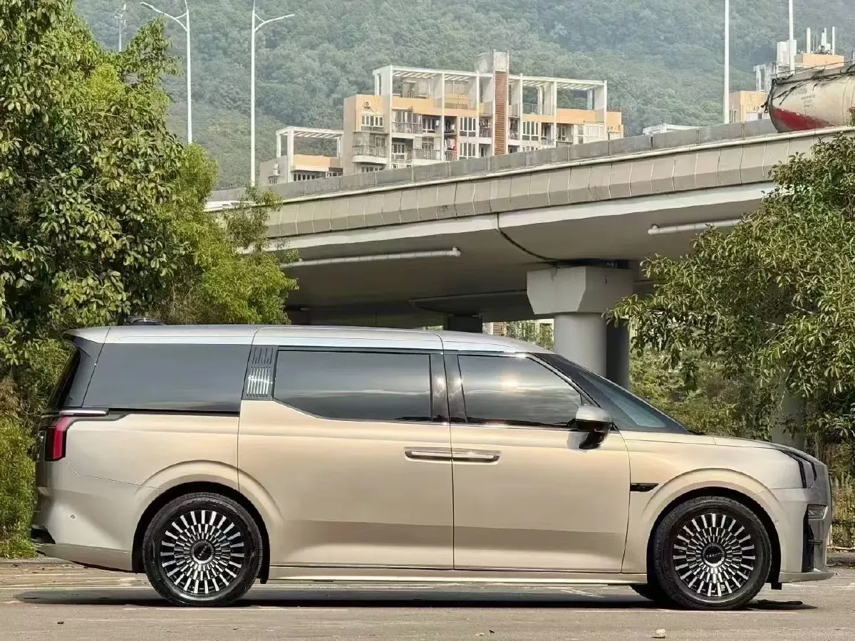 2022 Zeekr 009 BEV 116KWH,autocango,china used car exporter,china ev exporter,chinese used car exporter,chinese used ev exporter