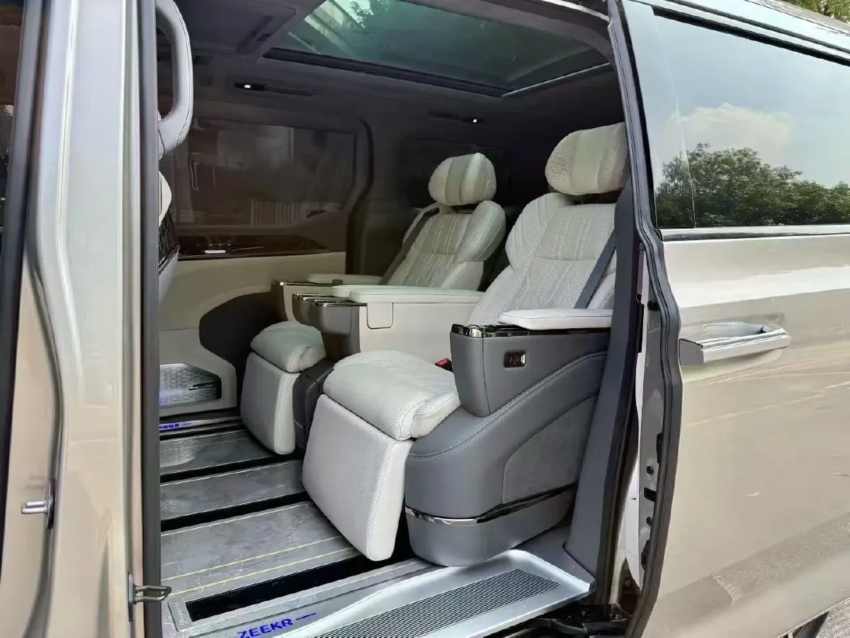 2022 Zeekr 009 BEV 116KWH,autocango,china used car exporter,china ev exporter,chinese used car exporter,chinese used ev exporter