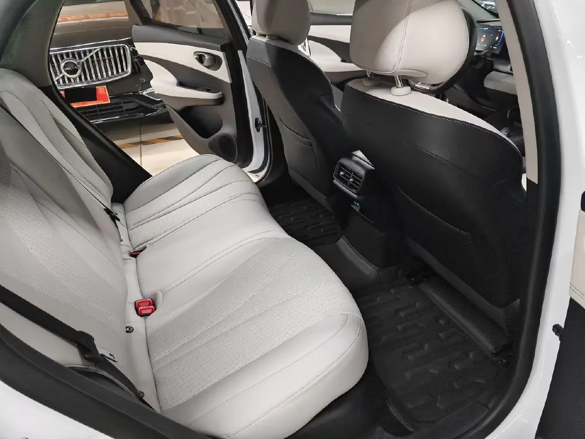 2025 BYD Seal05 DM-i 1.5L 101HP L4 E-CVT PHEV 7.68KWH,autocango,china used car exporter,china ev exporter,chinese used car exporter,chinese used ev exporter