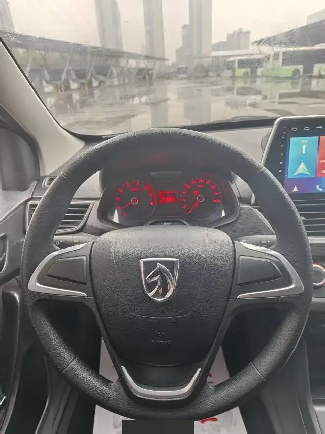 2016 BaoJun 310 1.2L 82HP L4 5MT,autocango,china used car exporter,china ev exporter,chinese used car exporter,chinese used ev exporter