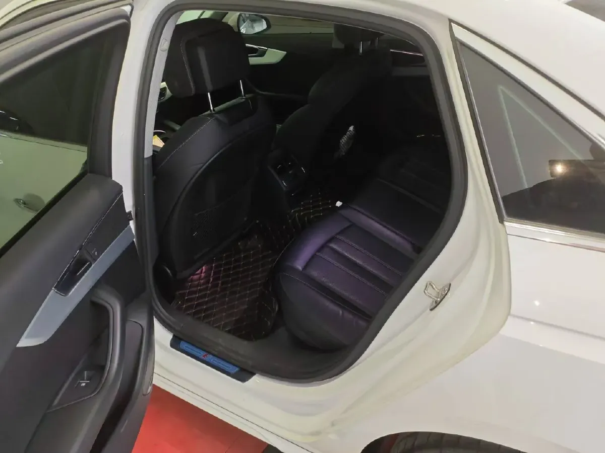 2020 Audi A4L 2.0T 190HP L4 7DCT,autocango,china used car exporter,china ev exporter,chinese used car exporter,chinese used ev exporter