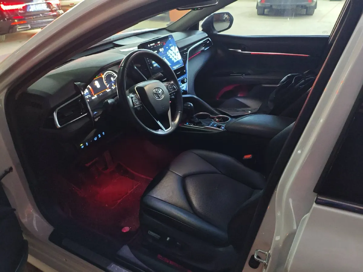 2021 Toyota Camry 2.5L 209HP L4 8AT,autocango,china used car exporter,china ev exporter,chinese used car exporter,chinese used ev exporter