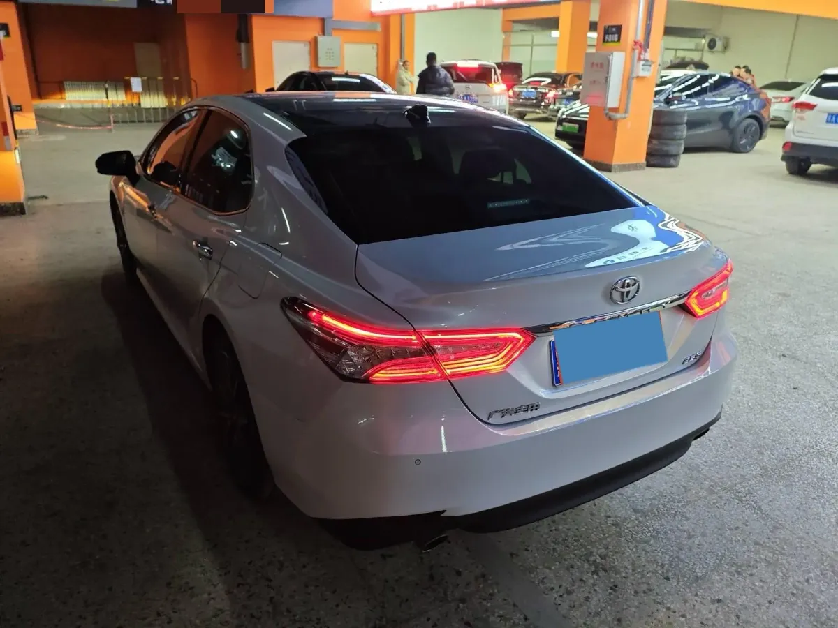 2021 Toyota Camry 2.5L 209HP L4 8AT,autocango,china used car exporter,china ev exporter,chinese used car exporter,chinese used ev exporter
