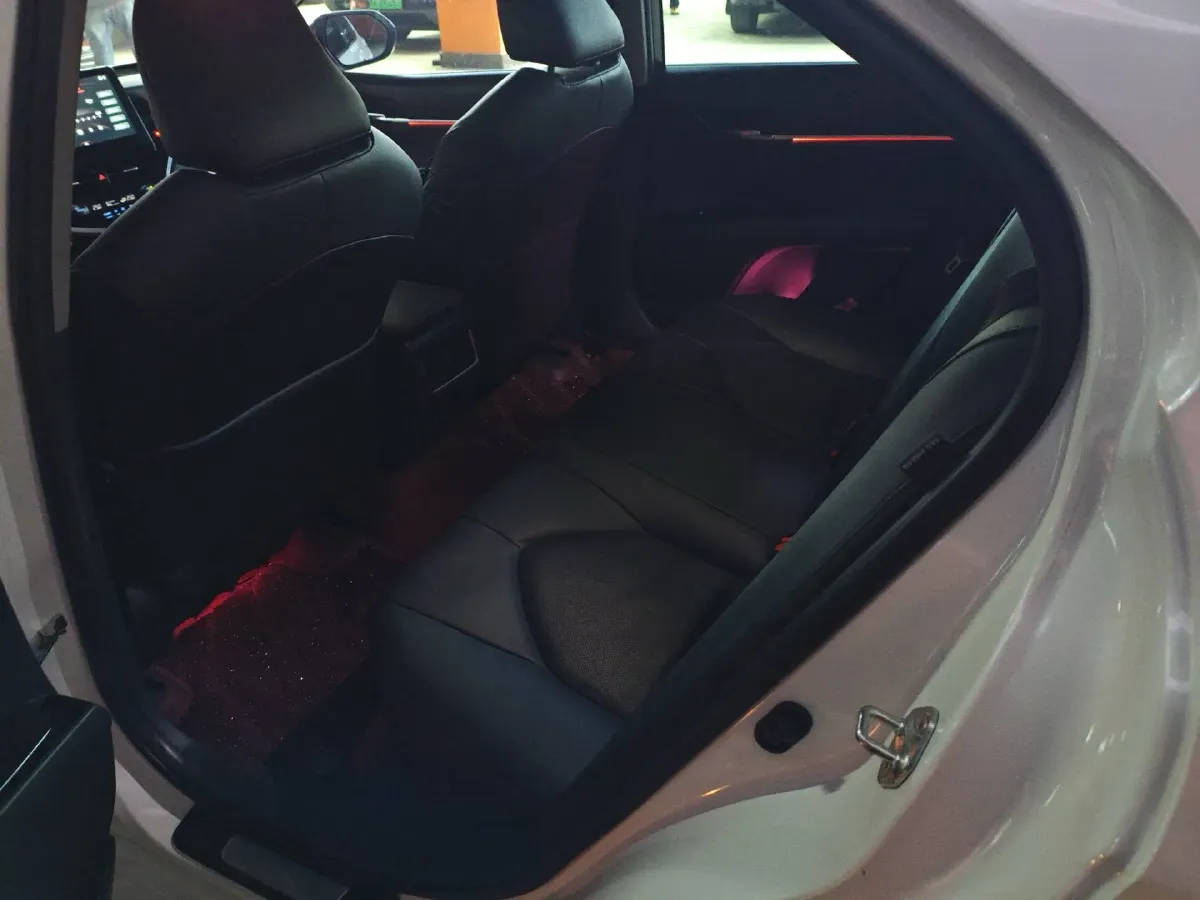 2021 Toyota Camry 2.5L 209HP L4 8AT,autocango,china used car exporter,china ev exporter,chinese used car exporter,chinese used ev exporter