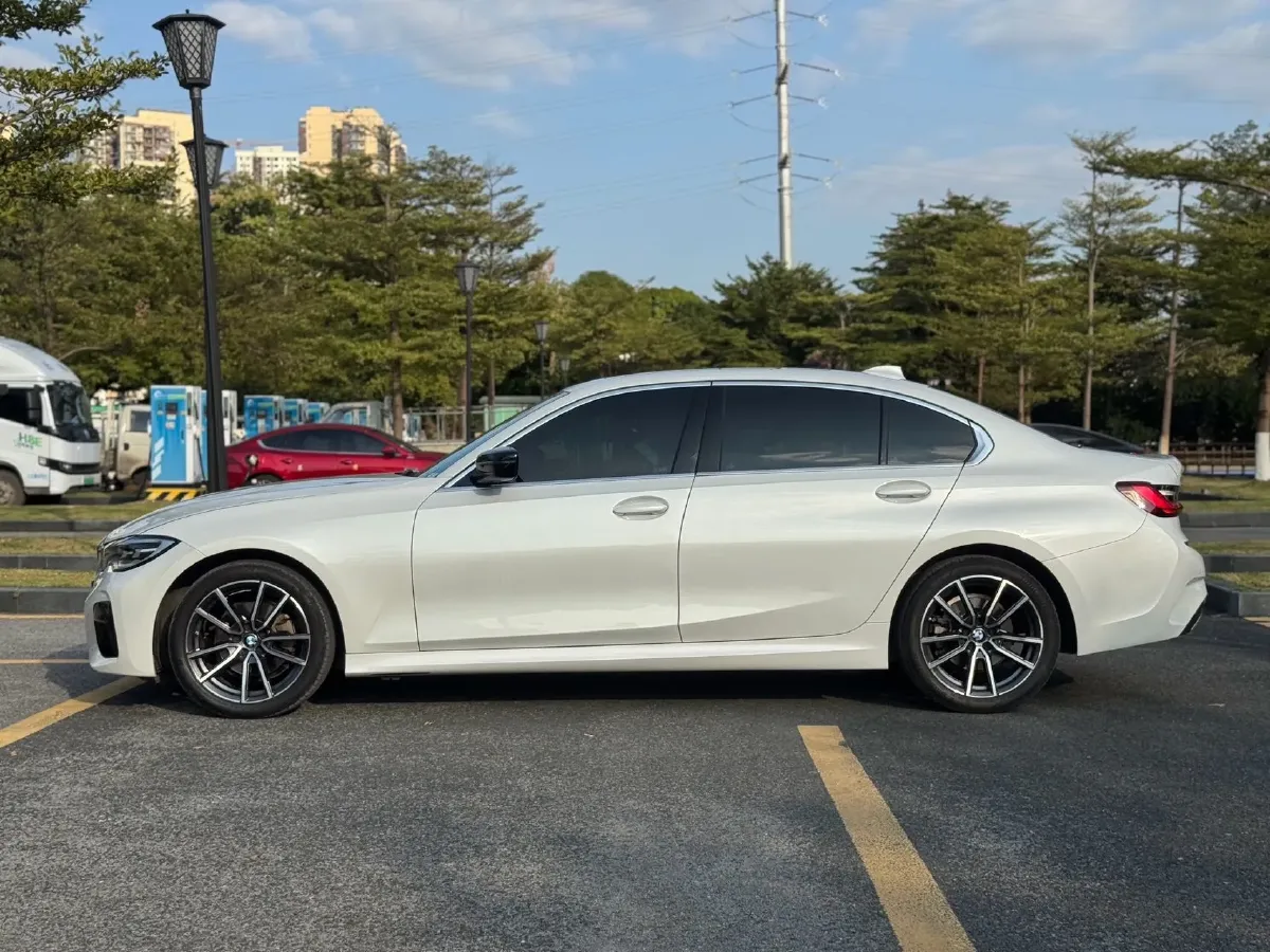 2022 BMW 3 Series 2.0T 184HP L4 8AT,autocango,china used car exporter,china ev exporter,chinese used car exporter,chinese used ev exporter