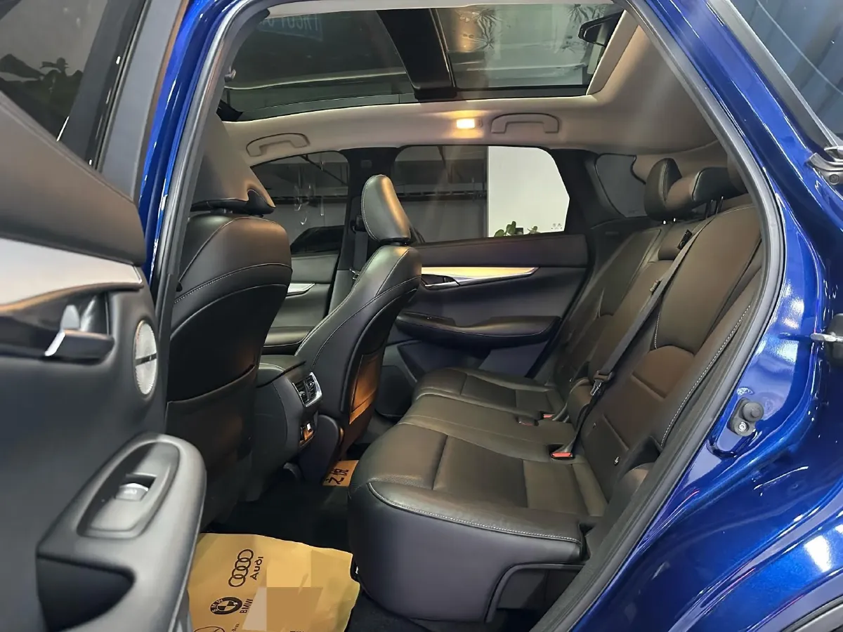 2018 Jeep Grand Commander 2.0T 265HP L4 9AT,autocango,china used car exporter,china ev exporter,chinese used car exporter,chinese used ev exporter