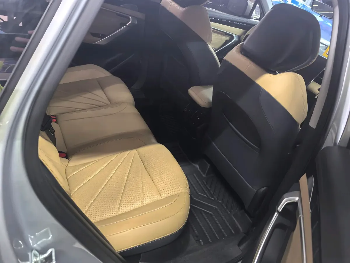 2024 Geely StarRay 1.5T 181HP L4 7DCT,autocango,china used car exporter,china ev exporter,chinese used car exporter,chinese used ev exporter