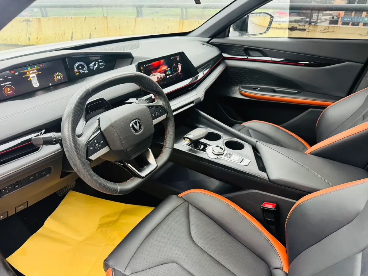 2023 ChangAn UNI-V 1.5T 188HP L4 7DCT,autocango,china used car exporter,china ev exporter,chinese used car exporter,chinese used ev exporter