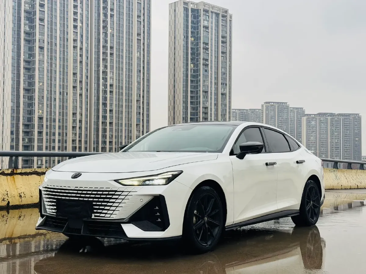 2023 ChangAn UNI-V 1.5T 188HP L4 7DCT,autocango,china used car exporter,china ev exporter,chinese used car exporter,chinese used ev exporter