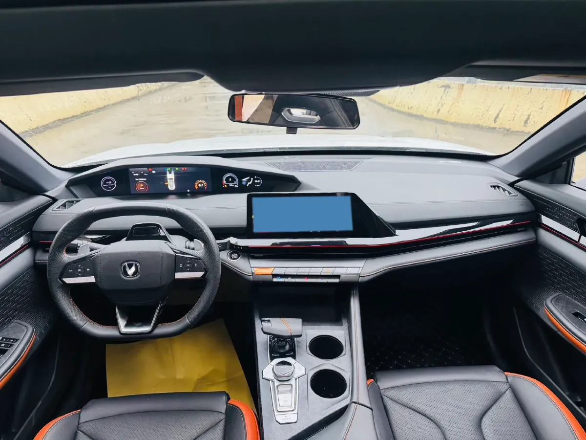 2023 ChangAn UNI-V 1.5T 188HP L4 7DCT,autocango,china used car exporter,china ev exporter,chinese used car exporter,chinese used ev exporter