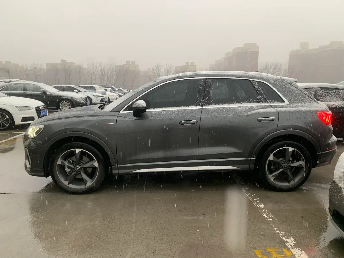 2022 Audi Q3 1.4T 150HP L4 7DCT,autocango,china used car exporter,china ev exporter,chinese used car exporter,chinese used ev exporter