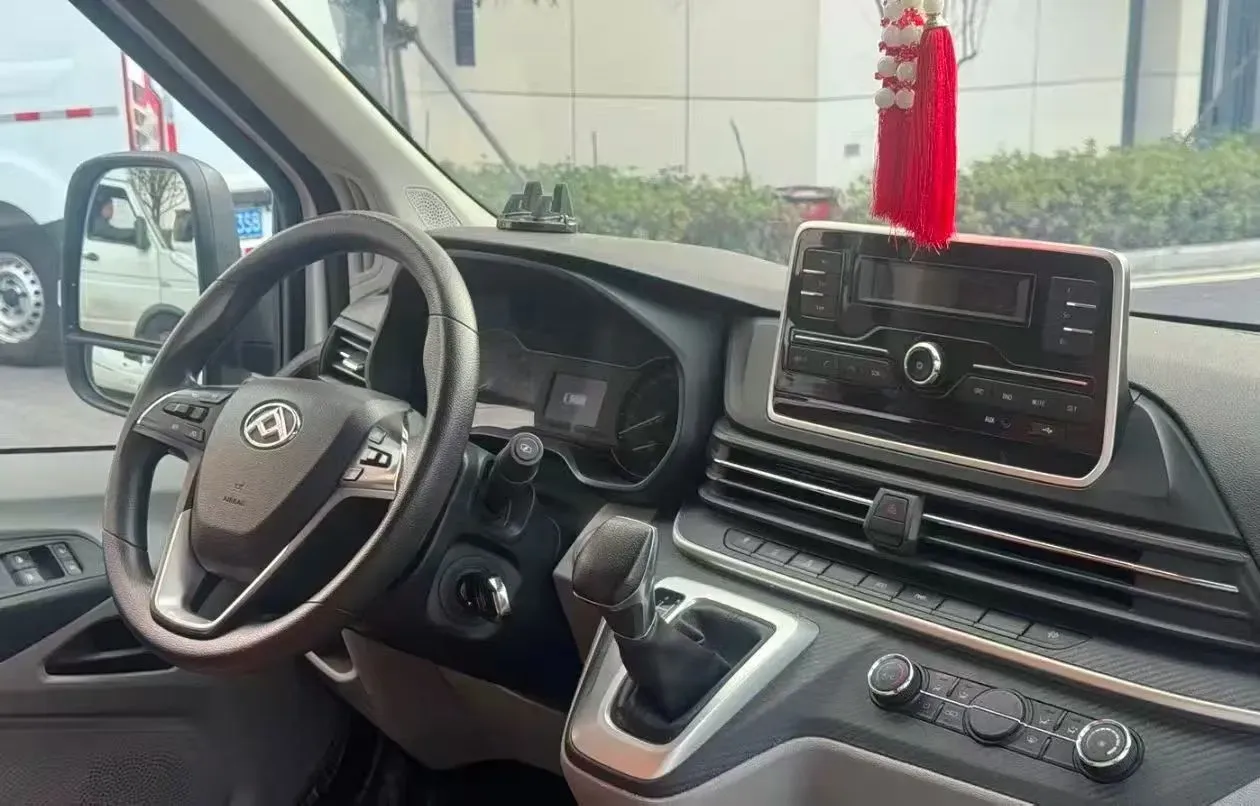 2022 JMC YuHu 9 2.0T 220HP L4 6MT,autocango,china used car exporter,china ev exporter,chinese used car exporter,chinese used ev exporter