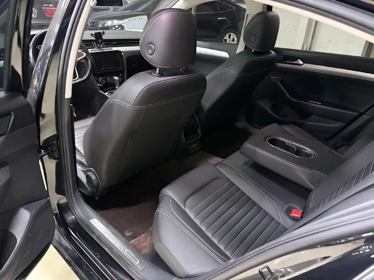 2020 Volkswagen Magotan 1.4T 150HP L4 7DCT,autocango,china used car exporter,china ev exporter,chinese used car exporter,chinese used ev exporter