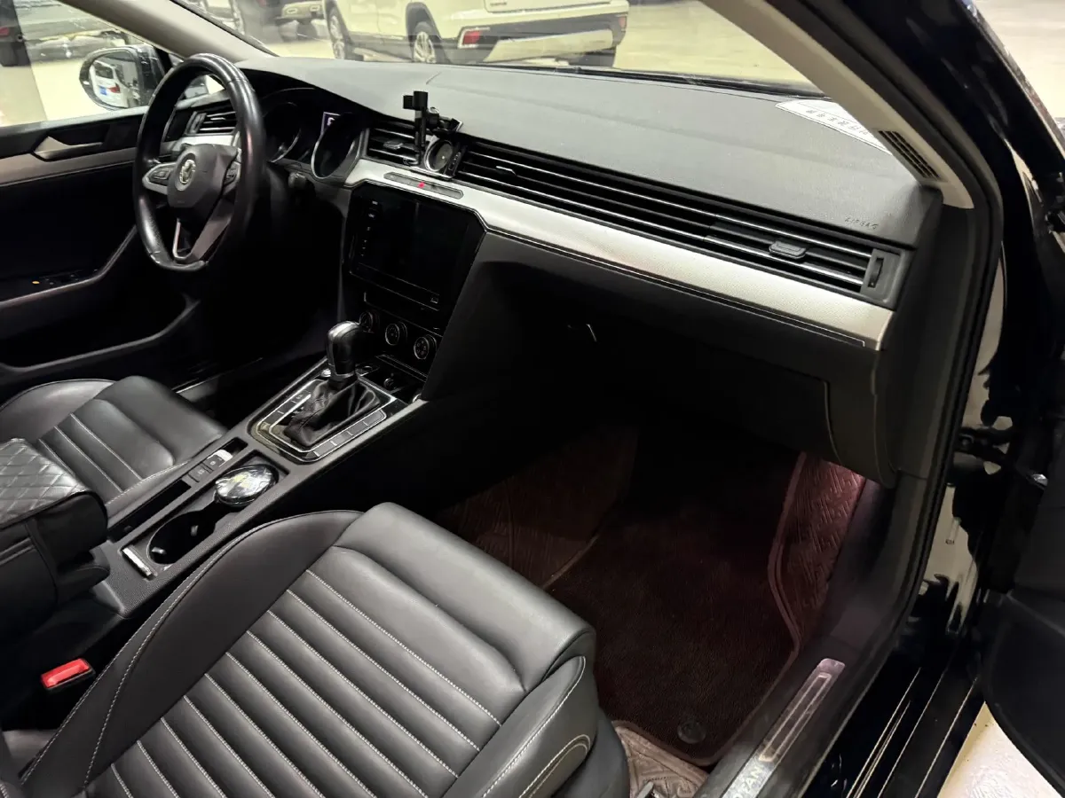 2020 Volkswagen Magotan 1.4T 150HP L4 7DCT,autocango,china used car exporter,china ev exporter,chinese used car exporter,chinese used ev exporter