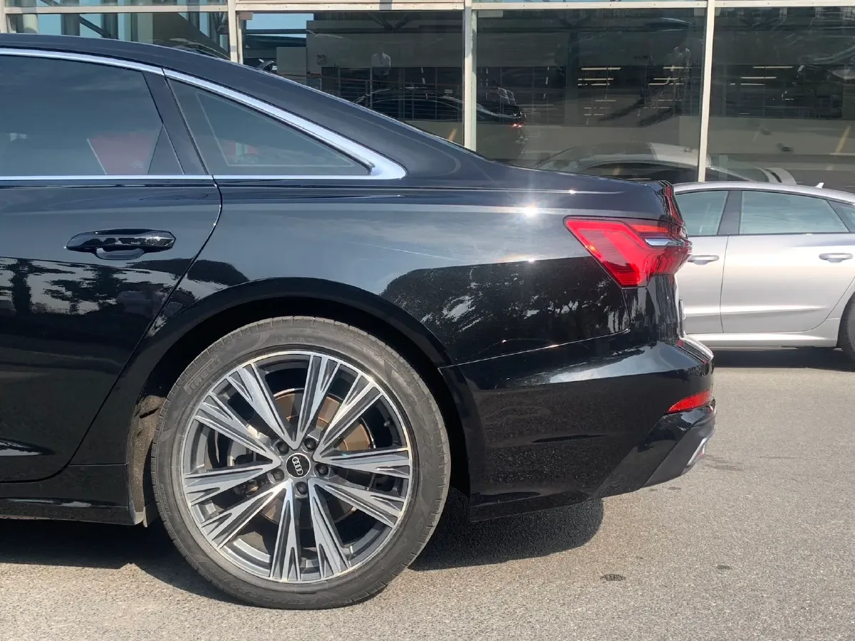 2023 Audi A6L 2.0T 245HP L4 7DCT,autocango,china used car exporter,china ev exporter,chinese used car exporter,chinese used ev exporter