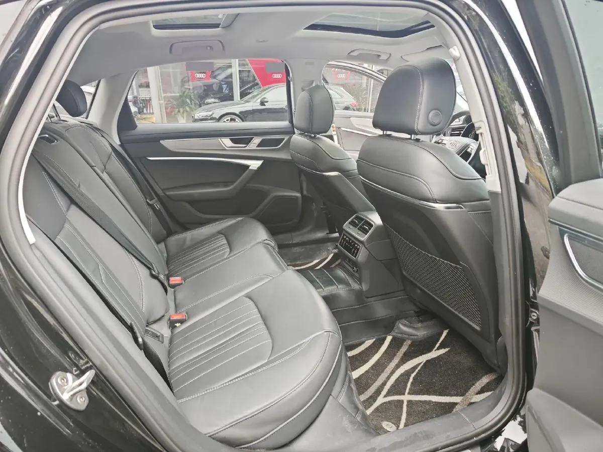 2023 Audi A6L 2.0T 245HP L4 7DCT,autocango,china used car exporter,china ev exporter,chinese used car exporter,chinese used ev exporter