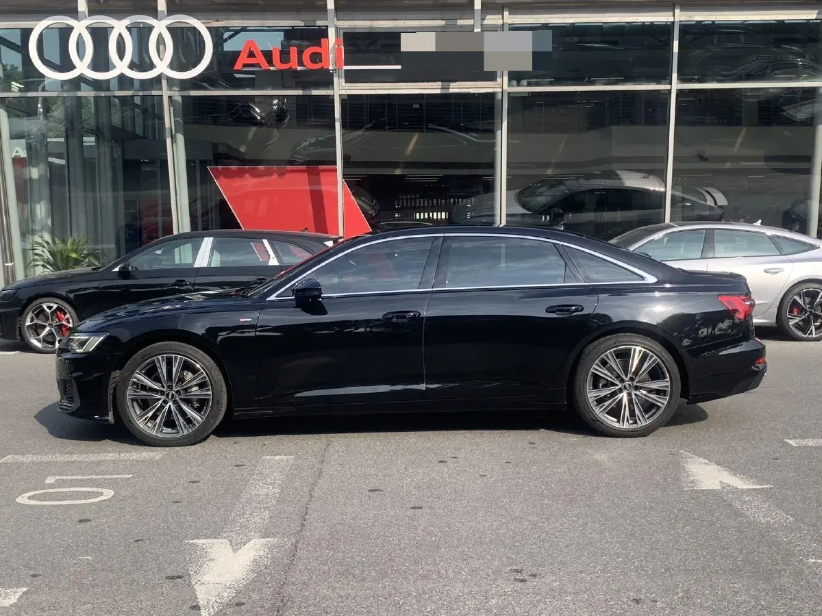 2023 Audi A6L 2.0T 245HP L4 7DCT,autocango,china used car exporter,china ev exporter,chinese used car exporter,chinese used ev exporter