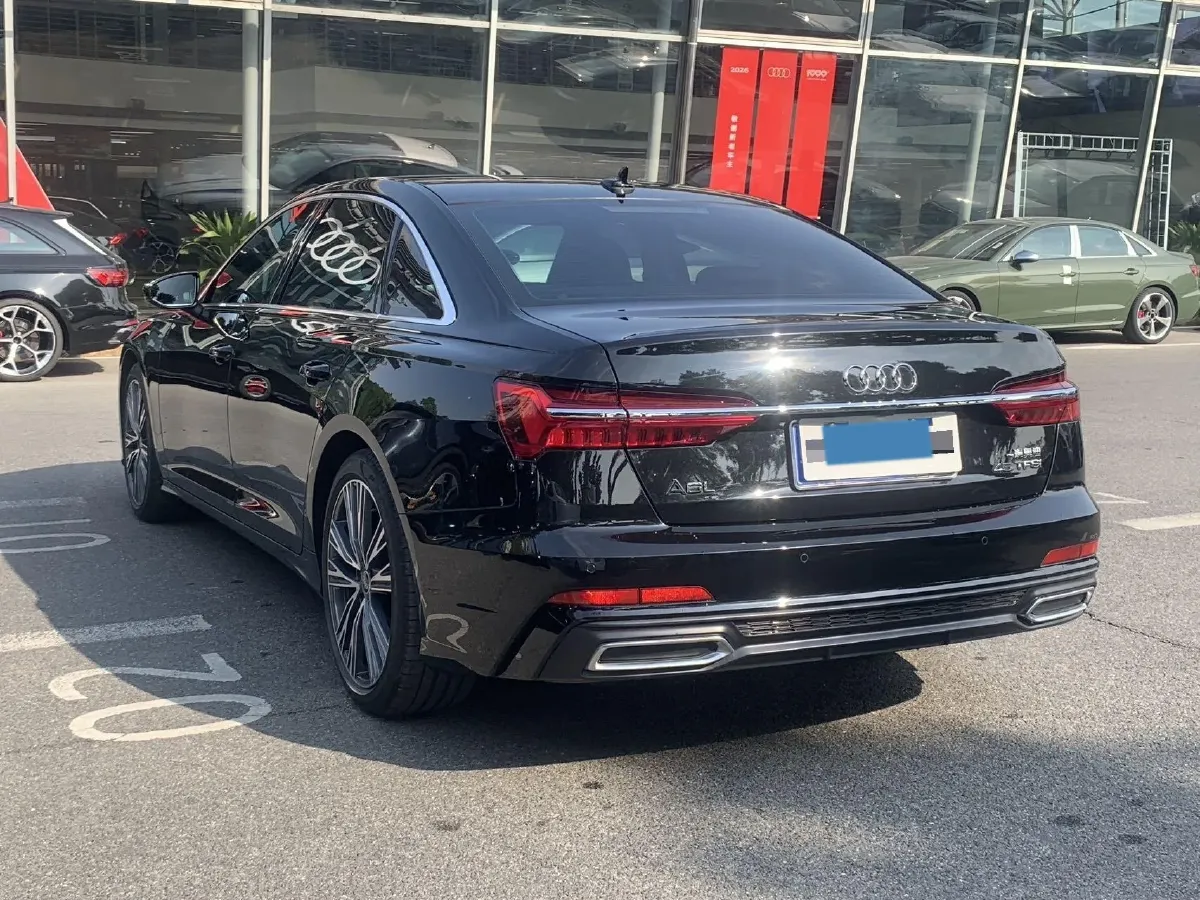 2023 Audi A6L 2.0T 245HP L4 7DCT,autocango,china used car exporter,china ev exporter,chinese used car exporter,chinese used ev exporter