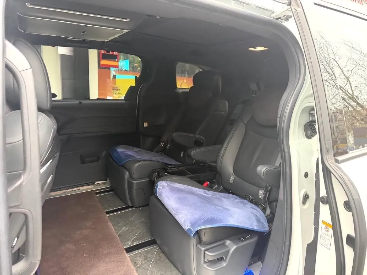 2021 Toyota Sienna 2.5L 192HP L4 E-CVT Hybrid,autocango,china used car exporter,china ev exporter,chinese used car exporter,chinese used ev exporter