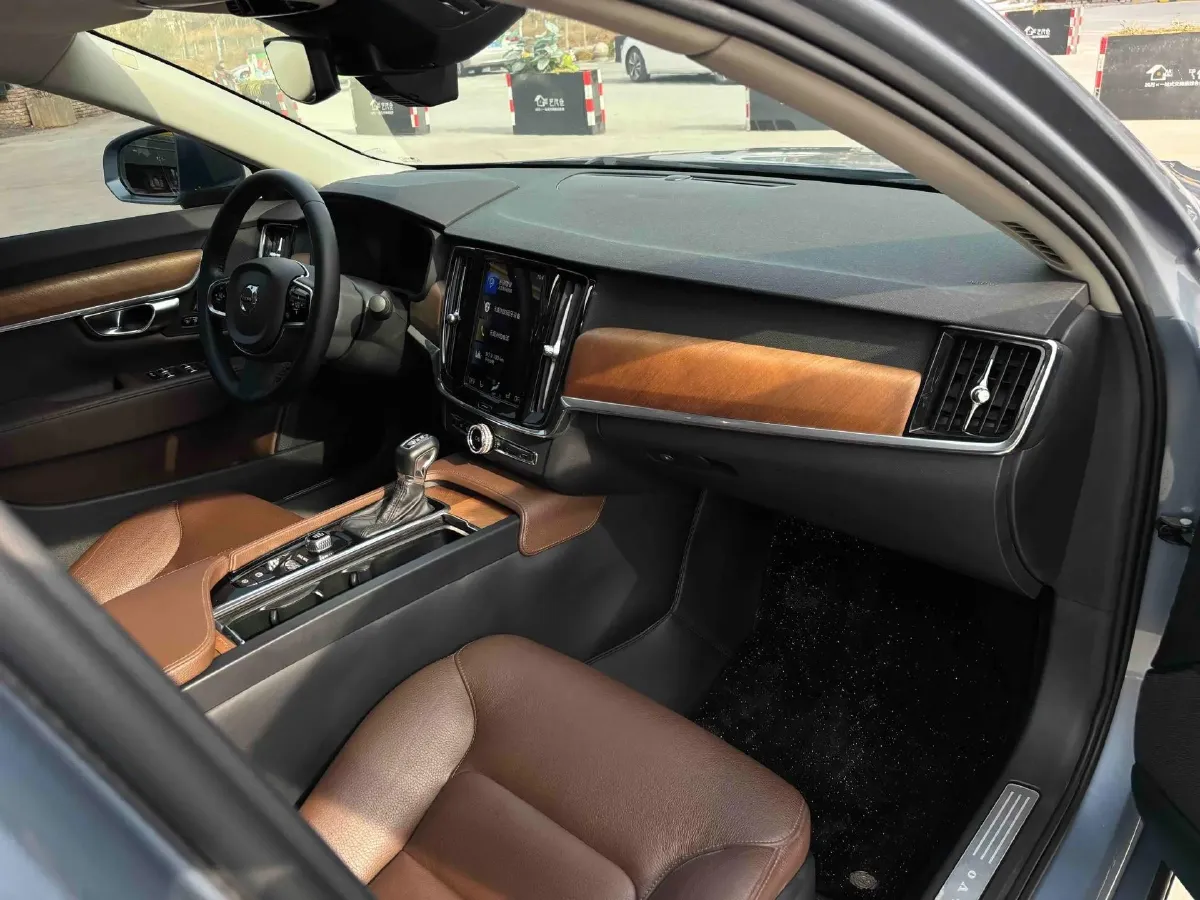 2020 Volvo S90 2.0T 254HP L4 8AT,autocango,china used car exporter,china ev exporter,chinese used car exporter,chinese used ev exporter