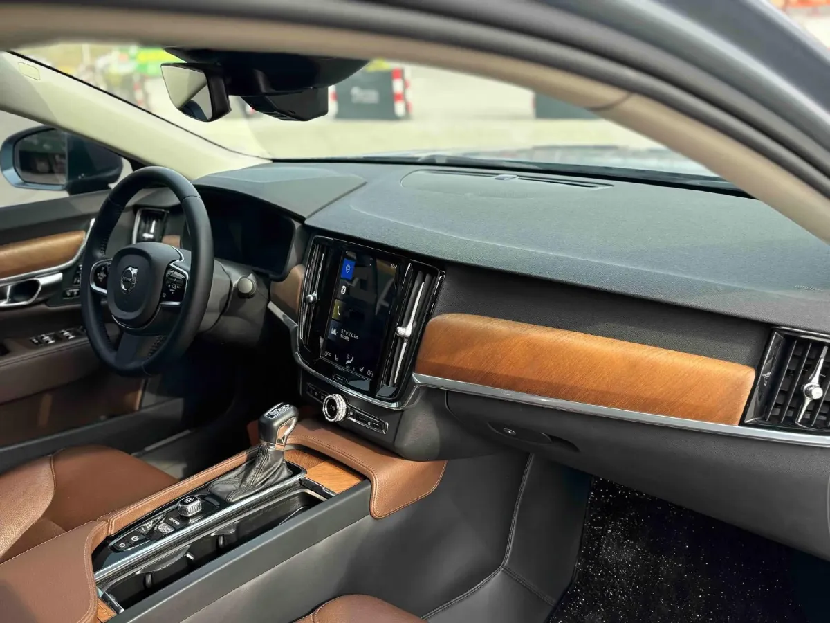 2020 Volvo S90 2.0T 254HP L4 8AT,autocango,china used car exporter,china ev exporter,chinese used car exporter,chinese used ev exporter