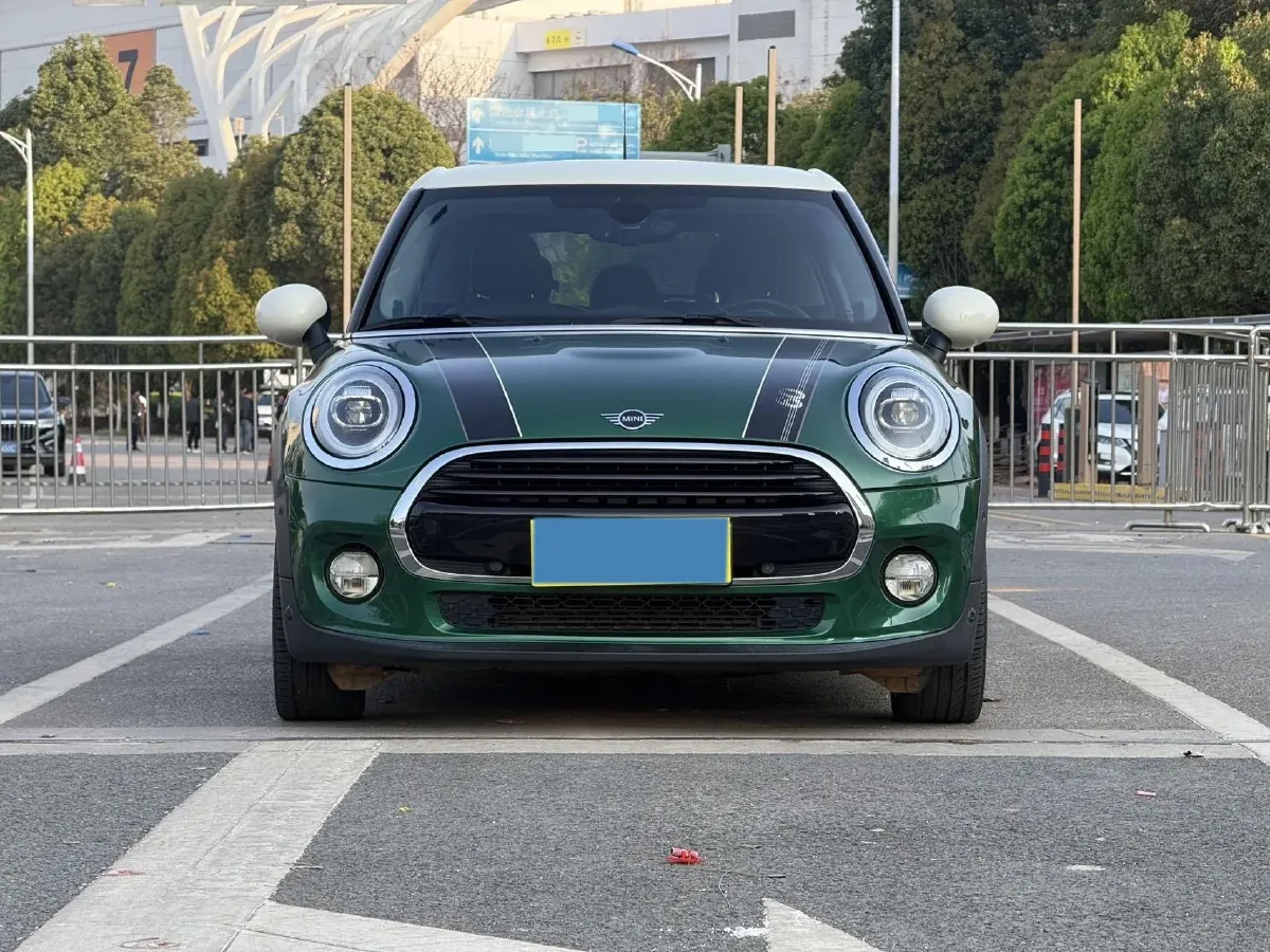 2019 MINI MINI 1.5T 136HP L3 7DCT,autocango,china used car exporter,china ev exporter,chinese used car exporter,chinese used ev exporter