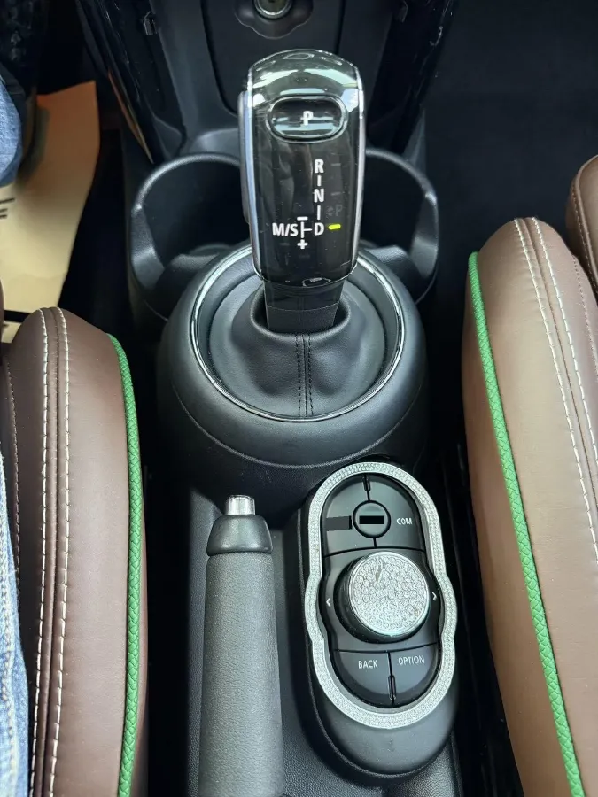 2019 MINI MINI 1.5T 136HP L3 7DCT,autocango,china used car exporter,china ev exporter,chinese used car exporter,chinese used ev exporter