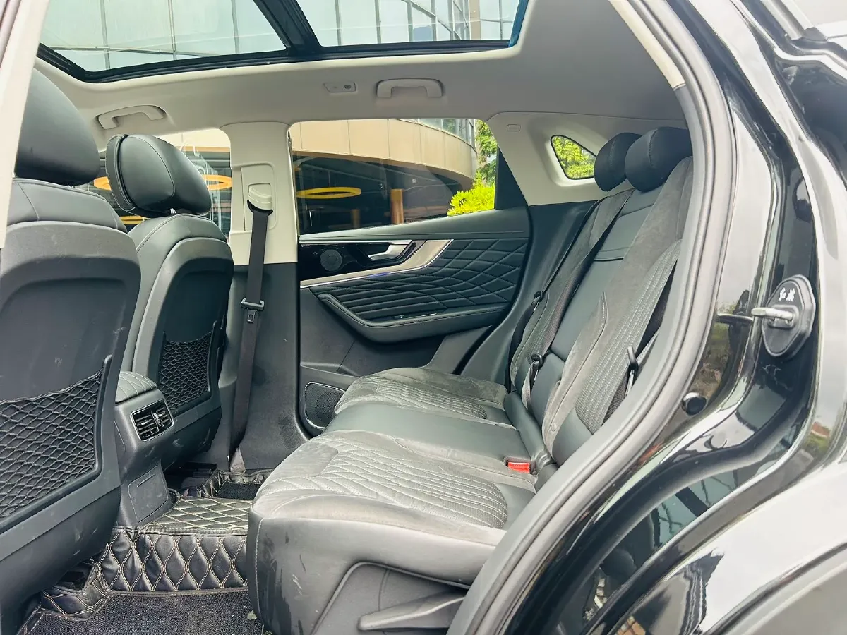 2022 HongQi HS5 2.0T 224HP L4 6AT,autocango,china used car exporter,china ev exporter,chinese used car exporter,chinese used ev exporter