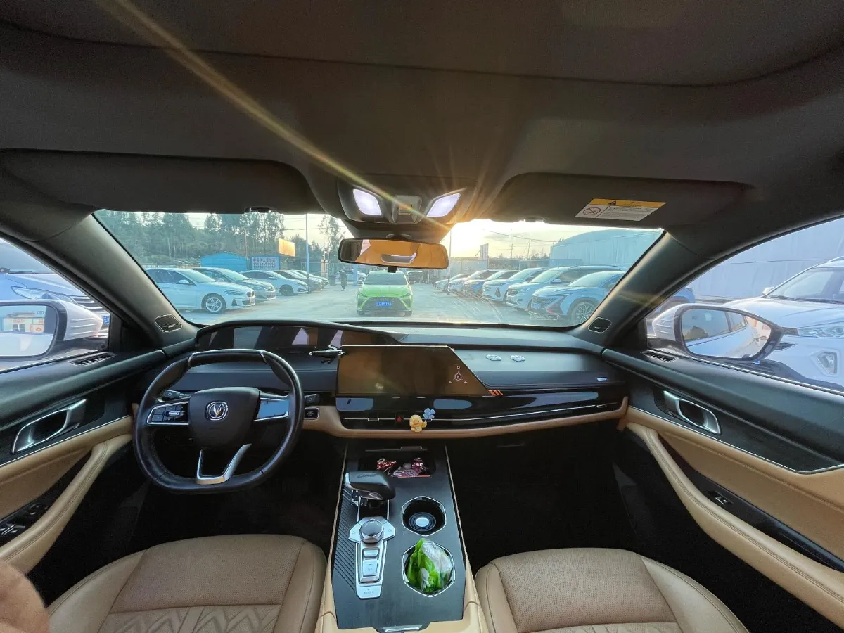 2021 ChangAn UNI-K 2.0T 233HP L4 8AT,autocango,china used car exporter,china ev exporter,chinese used car exporter,chinese used ev exporter