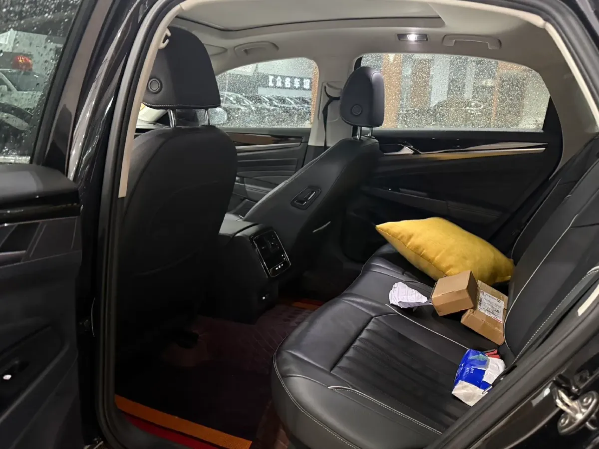 2021 Volkswagen Passat 2.0T 186HP L4 7DCT,autocango,china used car exporter,china ev exporter,chinese used car exporter,chinese used ev exporter