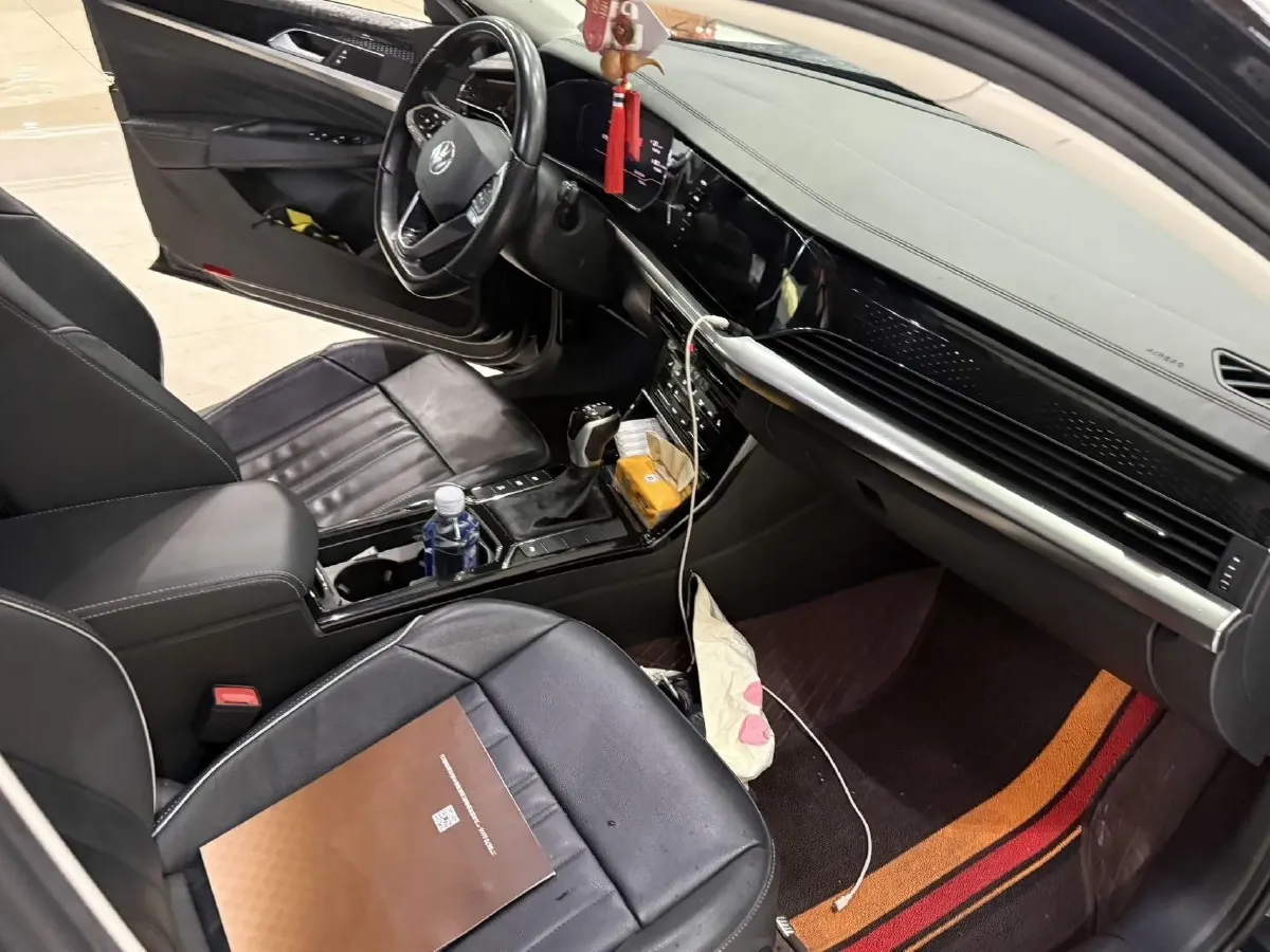 2021 Volkswagen Passat 2.0T 186HP L4 7DCT,autocango,china used car exporter,china ev exporter,chinese used car exporter,chinese used ev exporter