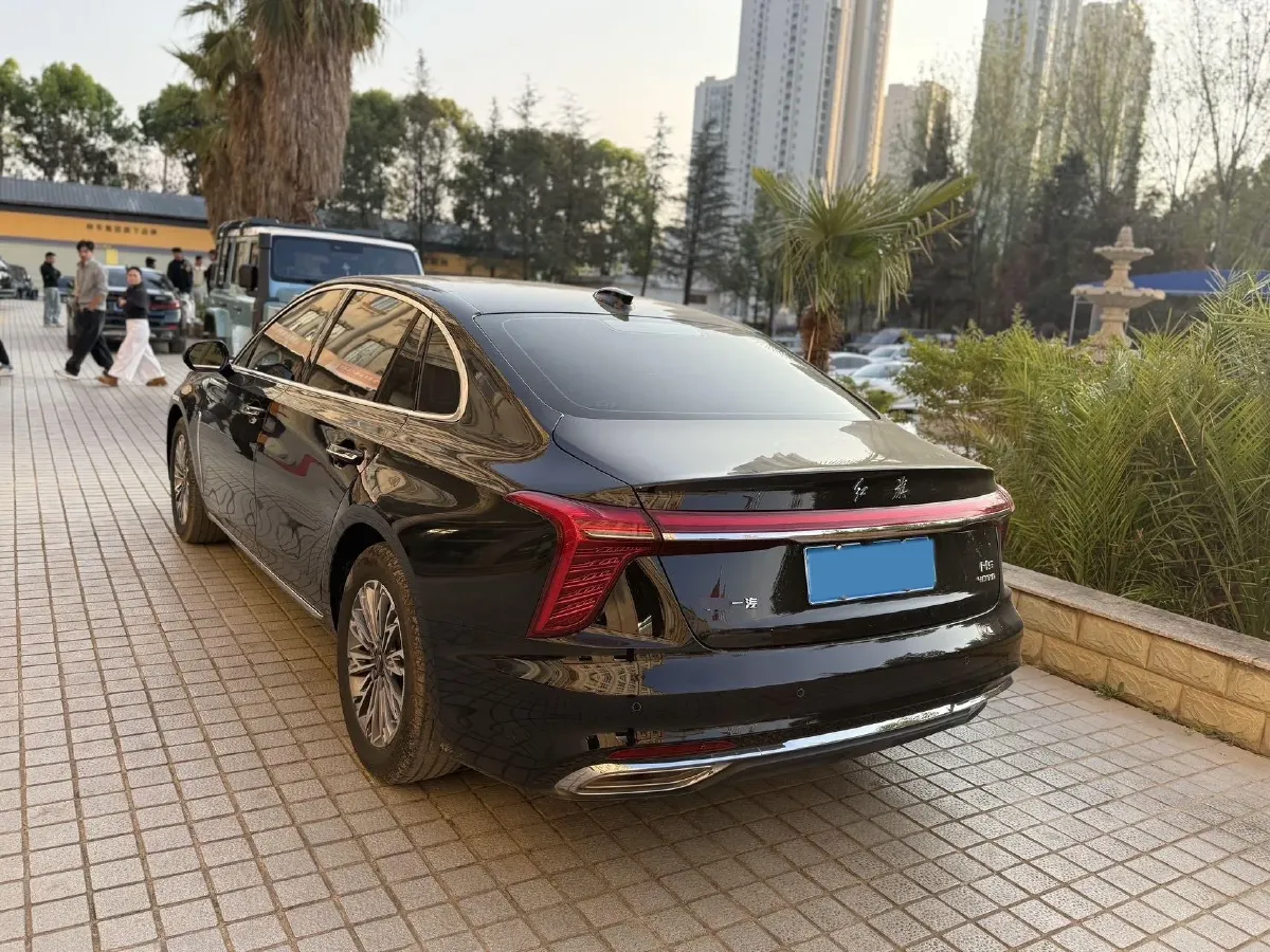 2023 HongQi H5 2.0T 224HP L4 8AT,autocango,china used car exporter,china ev exporter,chinese used car exporter,chinese used ev exporter