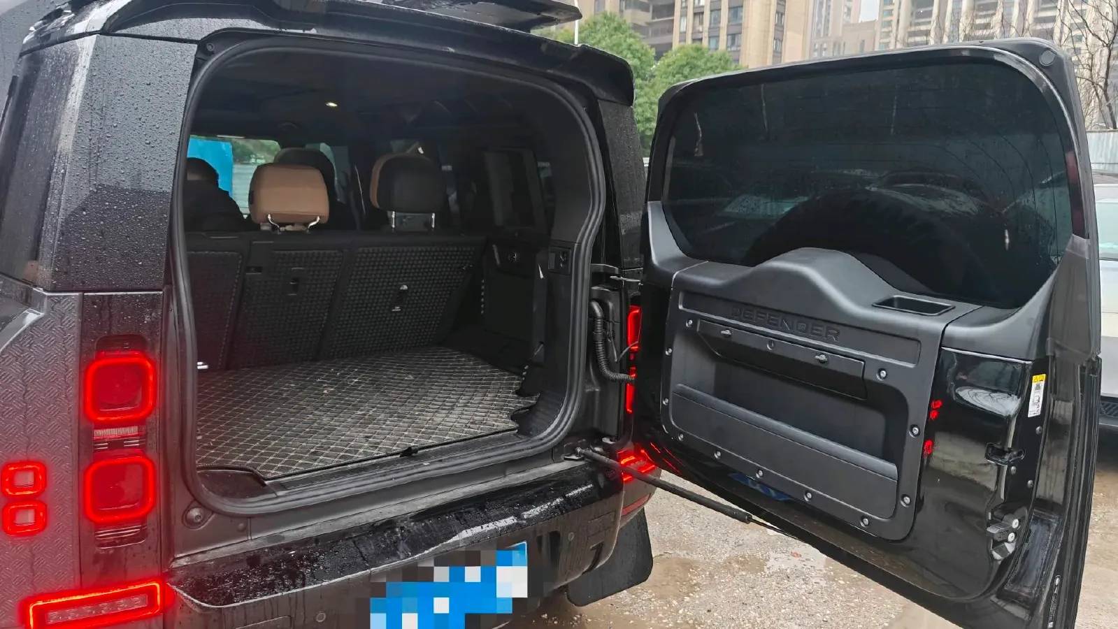 2025 Land Rover Defender 3.0T 400HP L6 8AT,autocango,china used car exporter,china ev exporter,chinese used car exporter,chinese used ev exporter