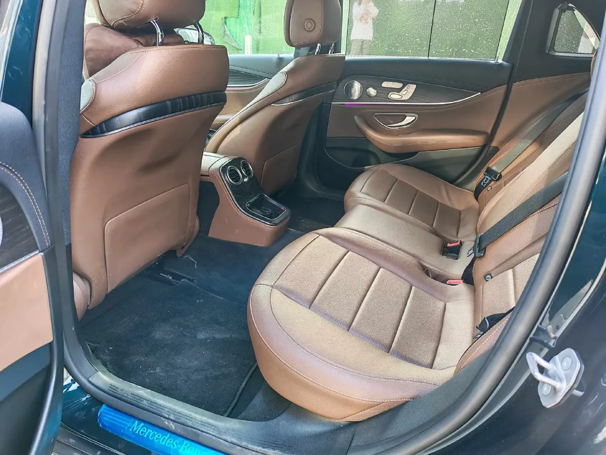 2021 Mercedes-Benz E Class 2.0T 258HP L4 9AT,autocango,china used car exporter,china ev exporter,chinese used car exporter,chinese used ev exporter