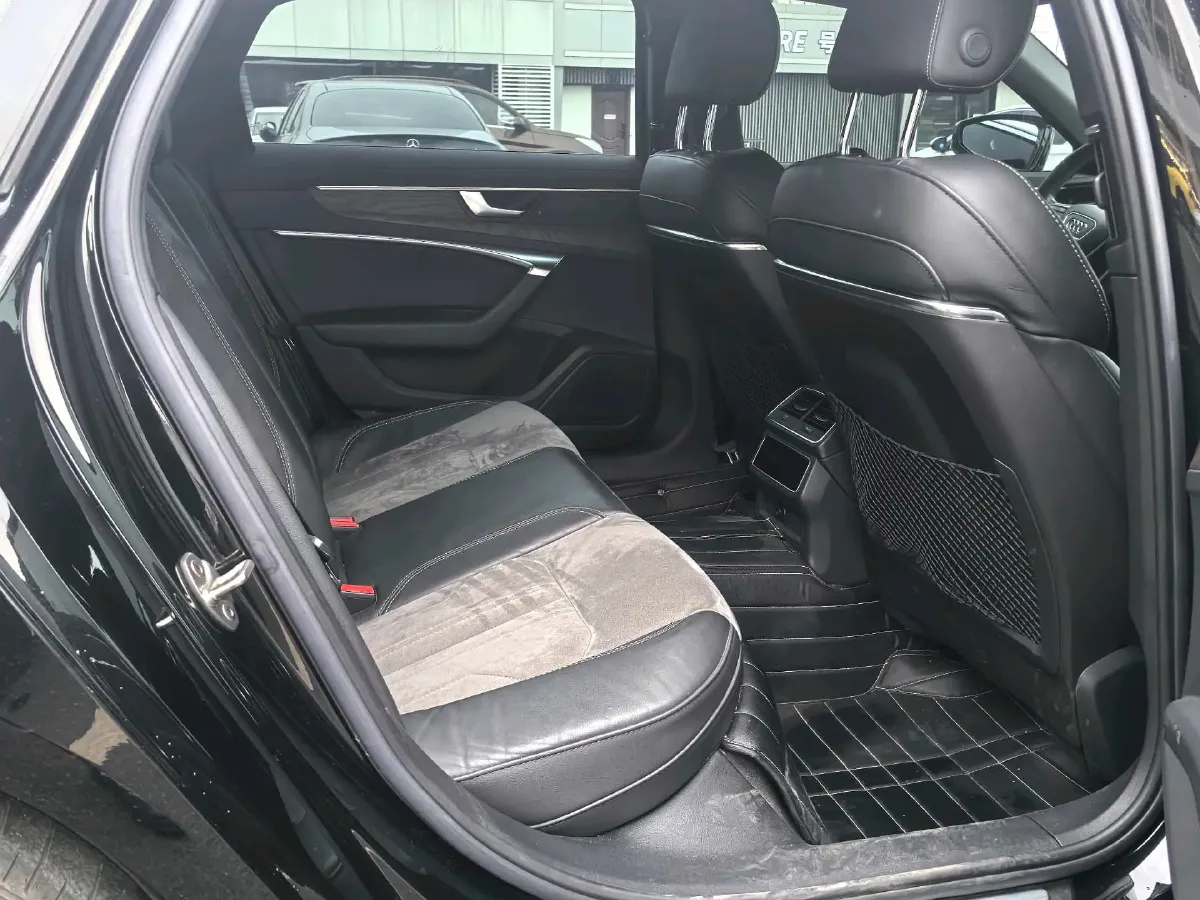 2021 Audi A6L 2.0T 224HP L4 7DCT,autocango,china used car exporter,china ev exporter,chinese used car exporter,chinese used ev exporter