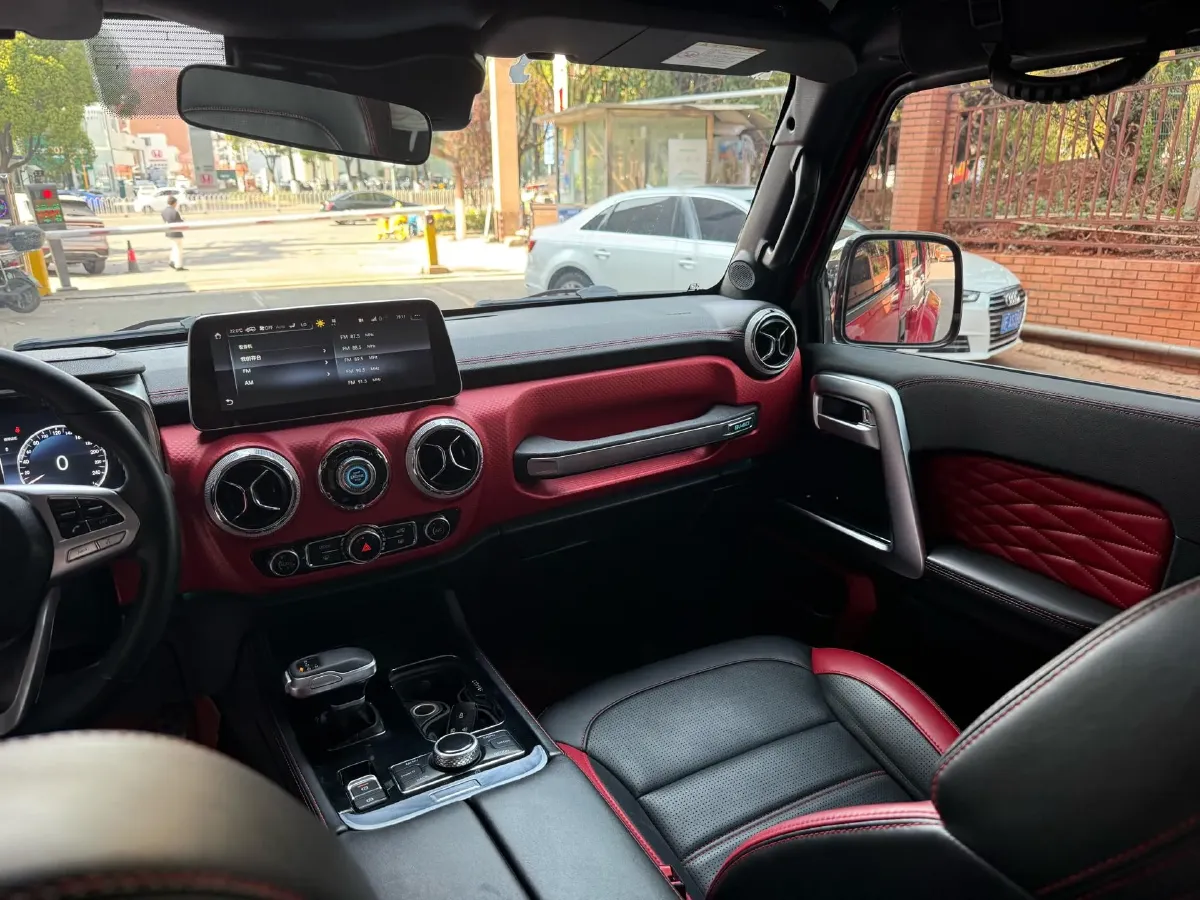 2020 Beijing BJ40 2.0T 224HP L4 8AT,autocango,china used car exporter,china ev exporter,chinese used car exporter,chinese used ev exporter